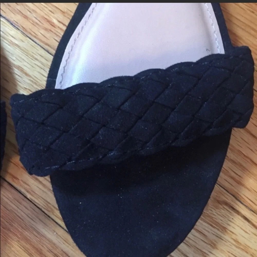 Excellent Condition Old Navy Black Shoes - Picture 2 of 5